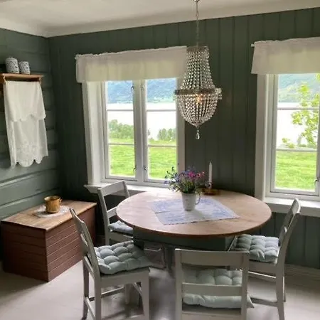 Steinsvoll Gard Holiday home *