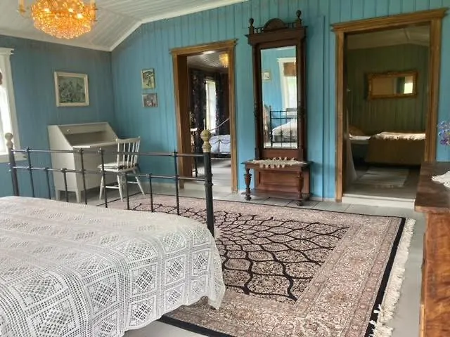 Steinsvoll Gård *
