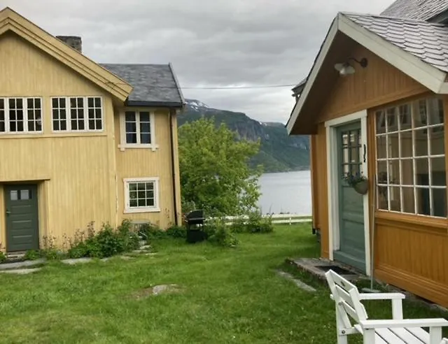 Steinsvoll Gård