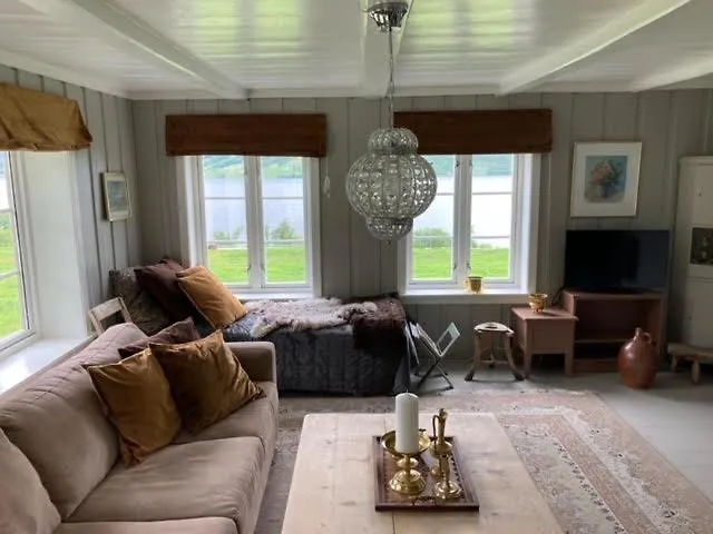 Semesterbostad Steinsvoll Gard